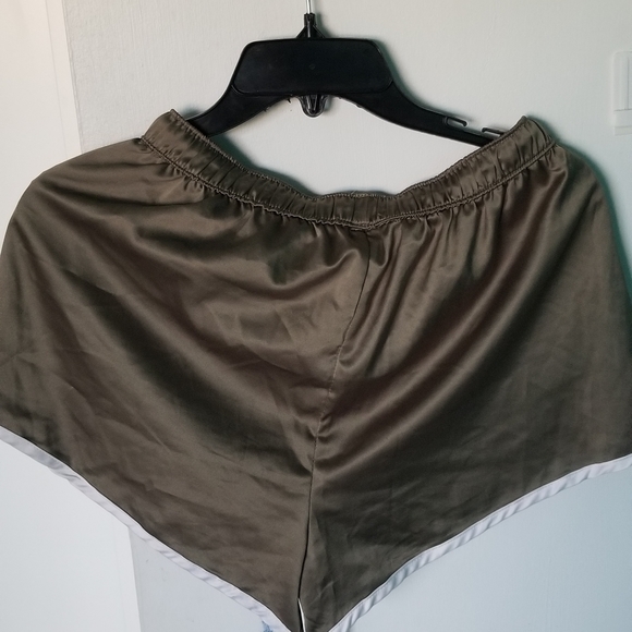Olive satin shorts - Picture 3 of 3